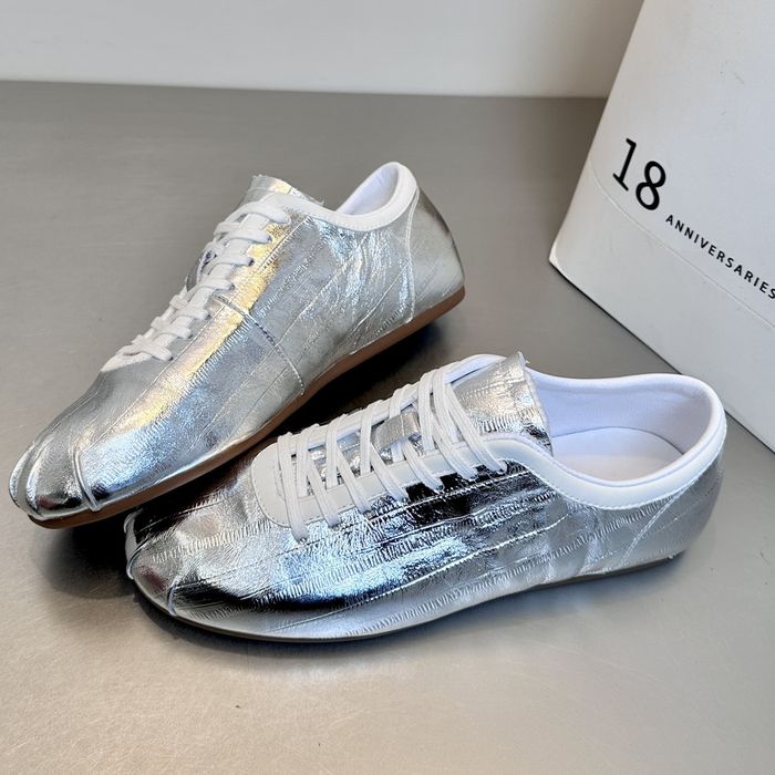 グロッシー スニーカー 10119