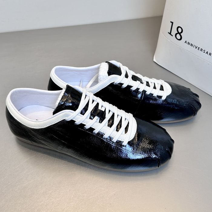 グロッシー スニーカー 10119